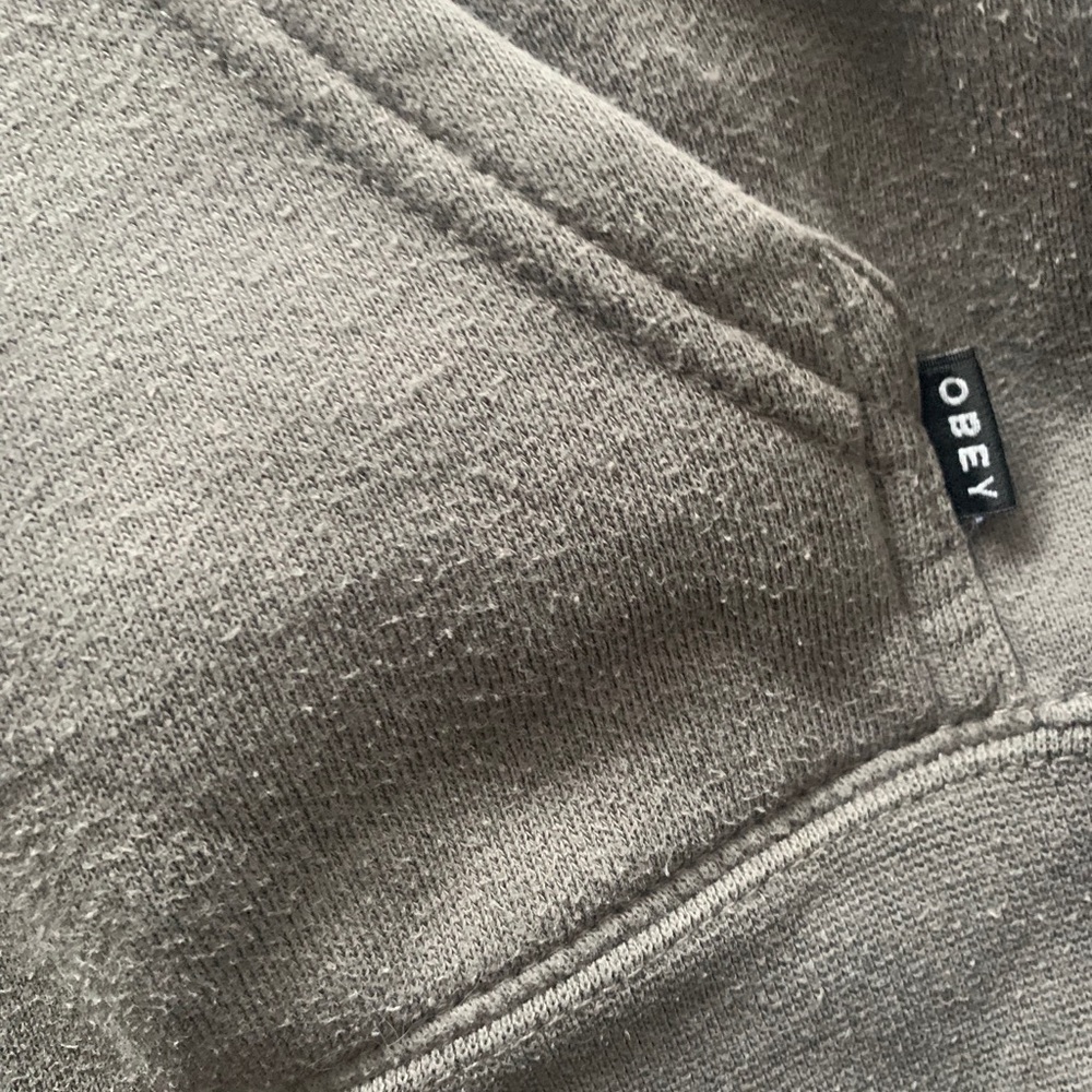 Obey Sweater - Picture 3 of 3